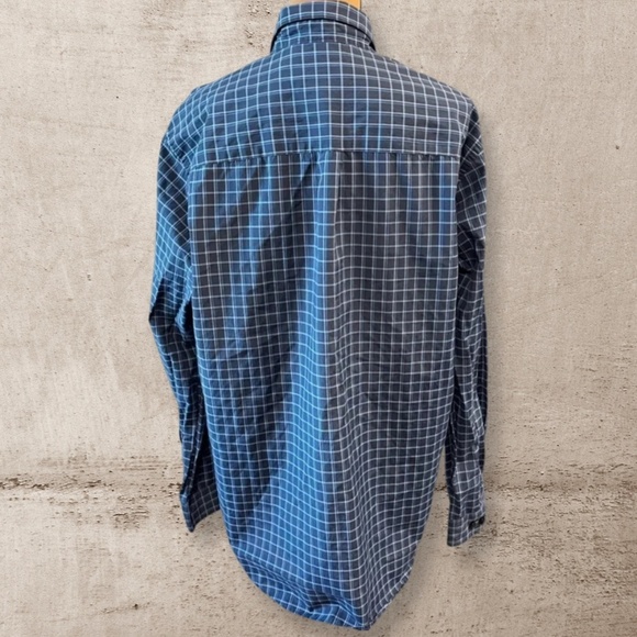 Van Heusen button down shirt - Picture 2 of 4